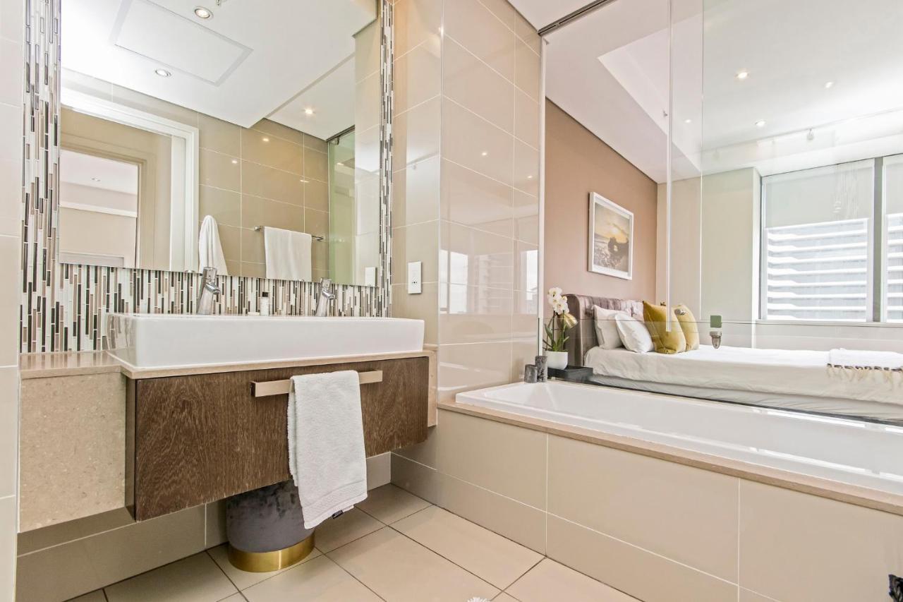 Sandton Skye Premium Suites & Penthouses Йоханесбург Екстериор снимка